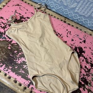 CAPEZIO Girls/Women/teen nude leotard sz XS